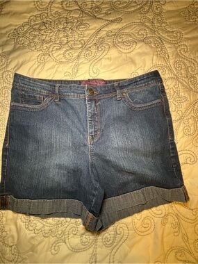 Gloria Vanderbilt Dark Blue Cuffed Denim Shorts